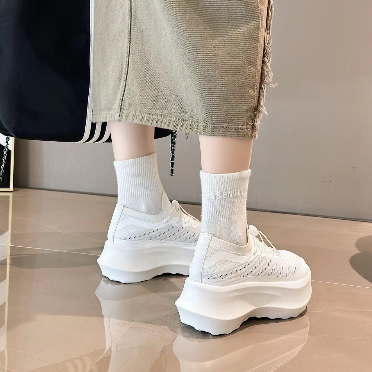 두꺼운 밑창의 메쉬 소재 여성용 2025년 여름 신상  - Womens Heels 리뷰 및 가격